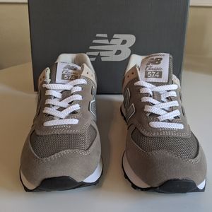 New Balance 574 Suede Sneaker Grey/White, 7.5, NWB